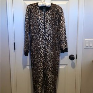 Nick & Nora leopard print footed PJ’s
